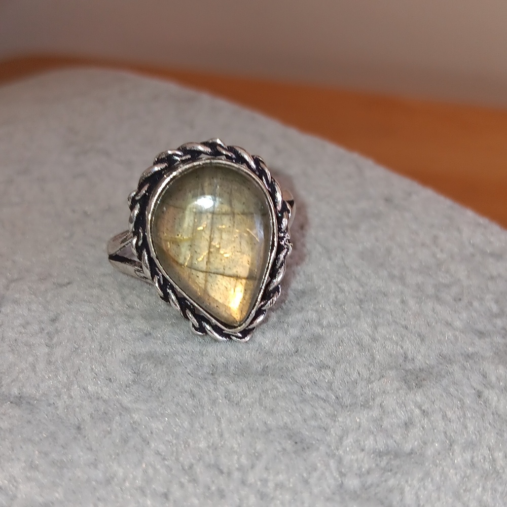 Labradorite Ring Set In Sterling Silver Band 8.5 925